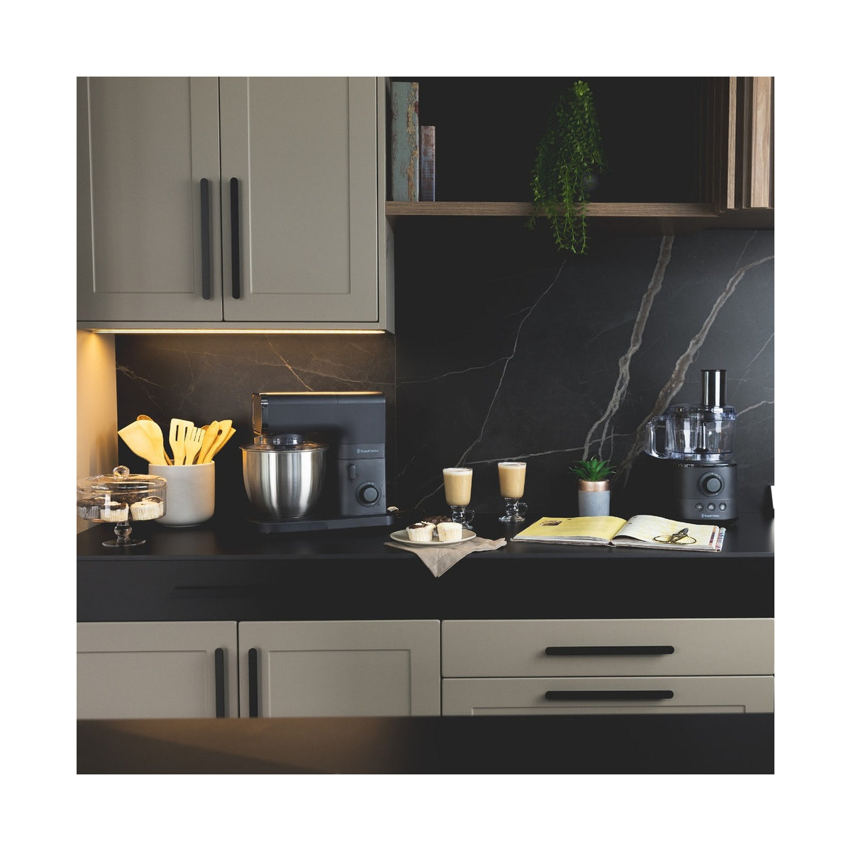 Russell Hobbs Velocity Dark 5.5L Stand Bowl Mixer RHSBM625