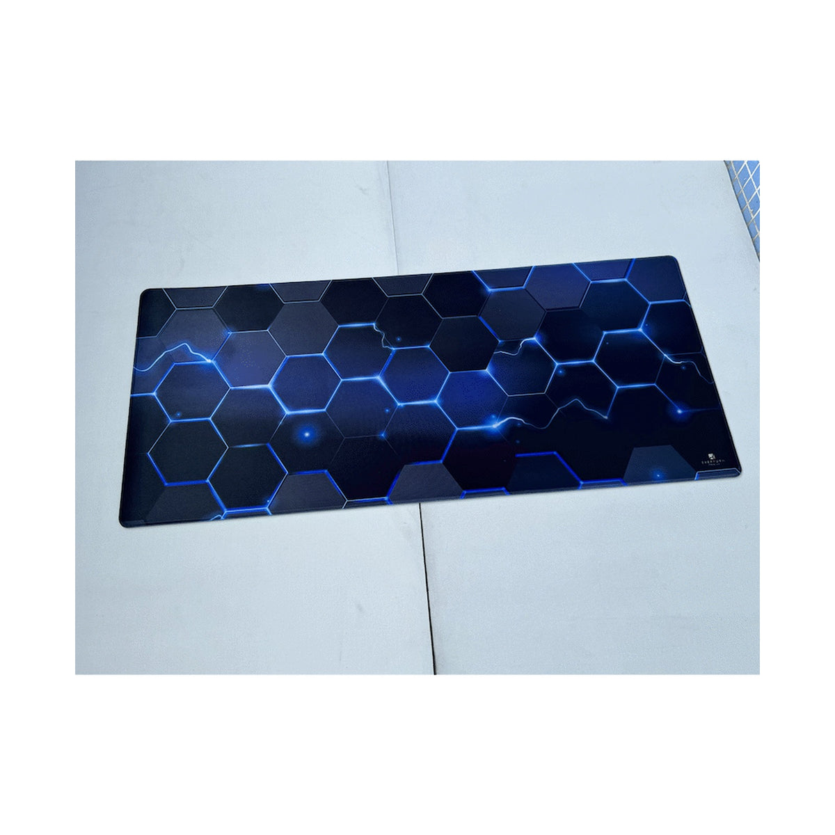 Everfurn Premium Geometric Large Desk Mat - Non-Slip - Polyester