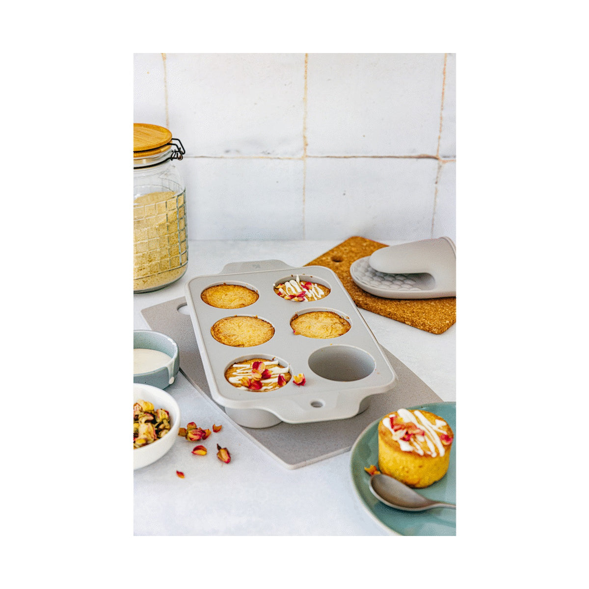 Kitchen Inspire 6 Cup Muffin Pan