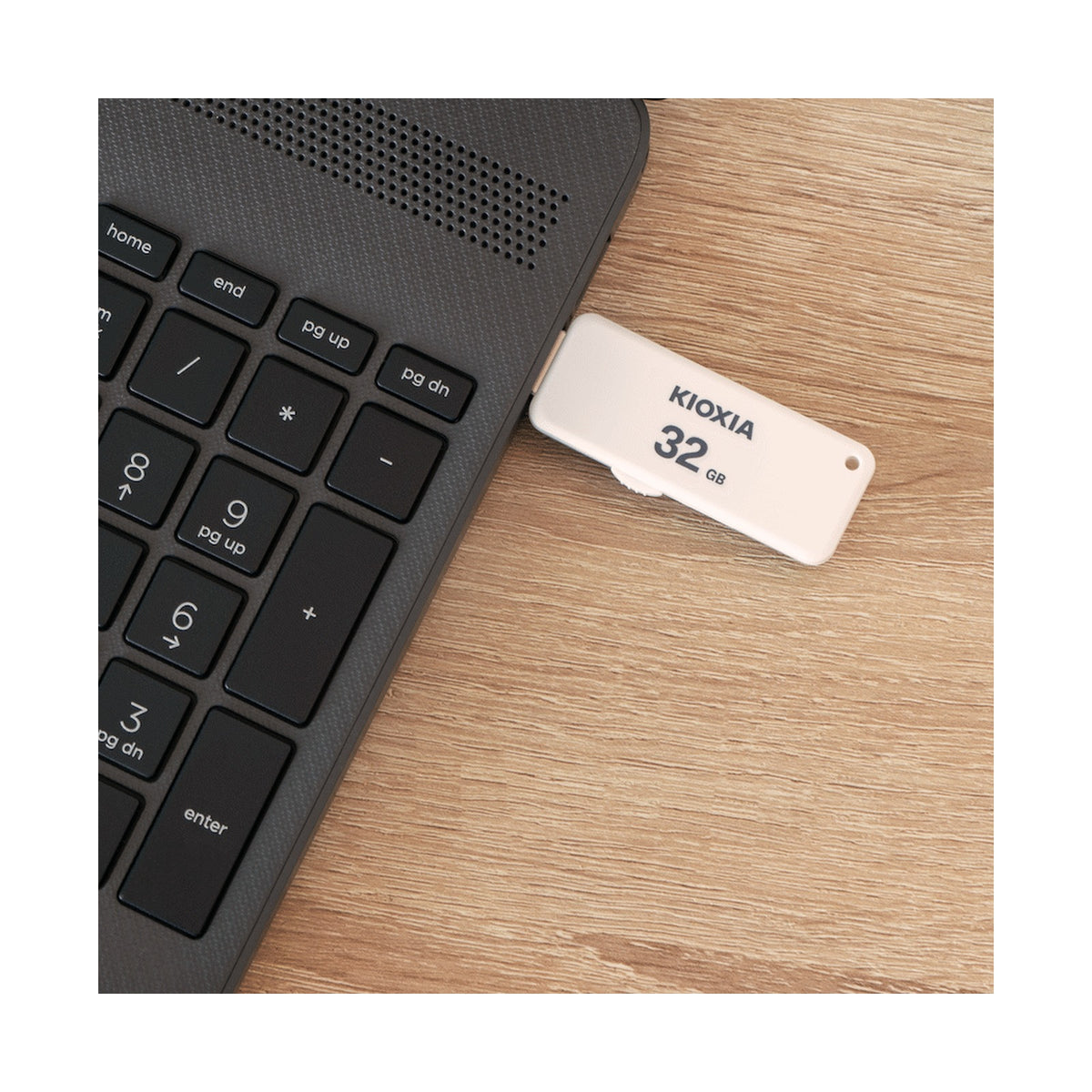 Kioxia U203W- 32GB USB 2.0 Yamabiko Slider Type