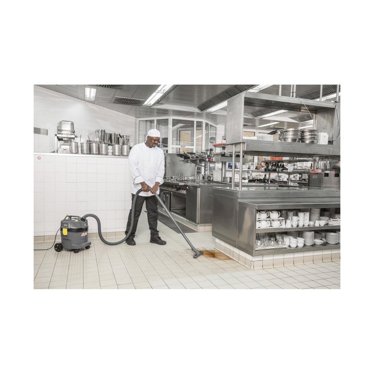Karcher Wet & Dry Vacuum Cleaner  NT 22/1 Ap Te L