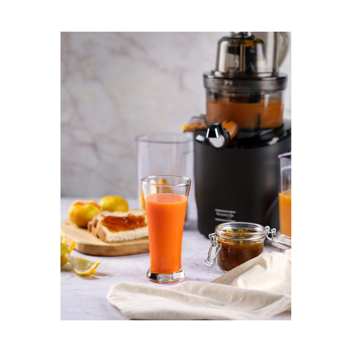 Kuvings REVO830 Pearl Black Whole Slow Juicers