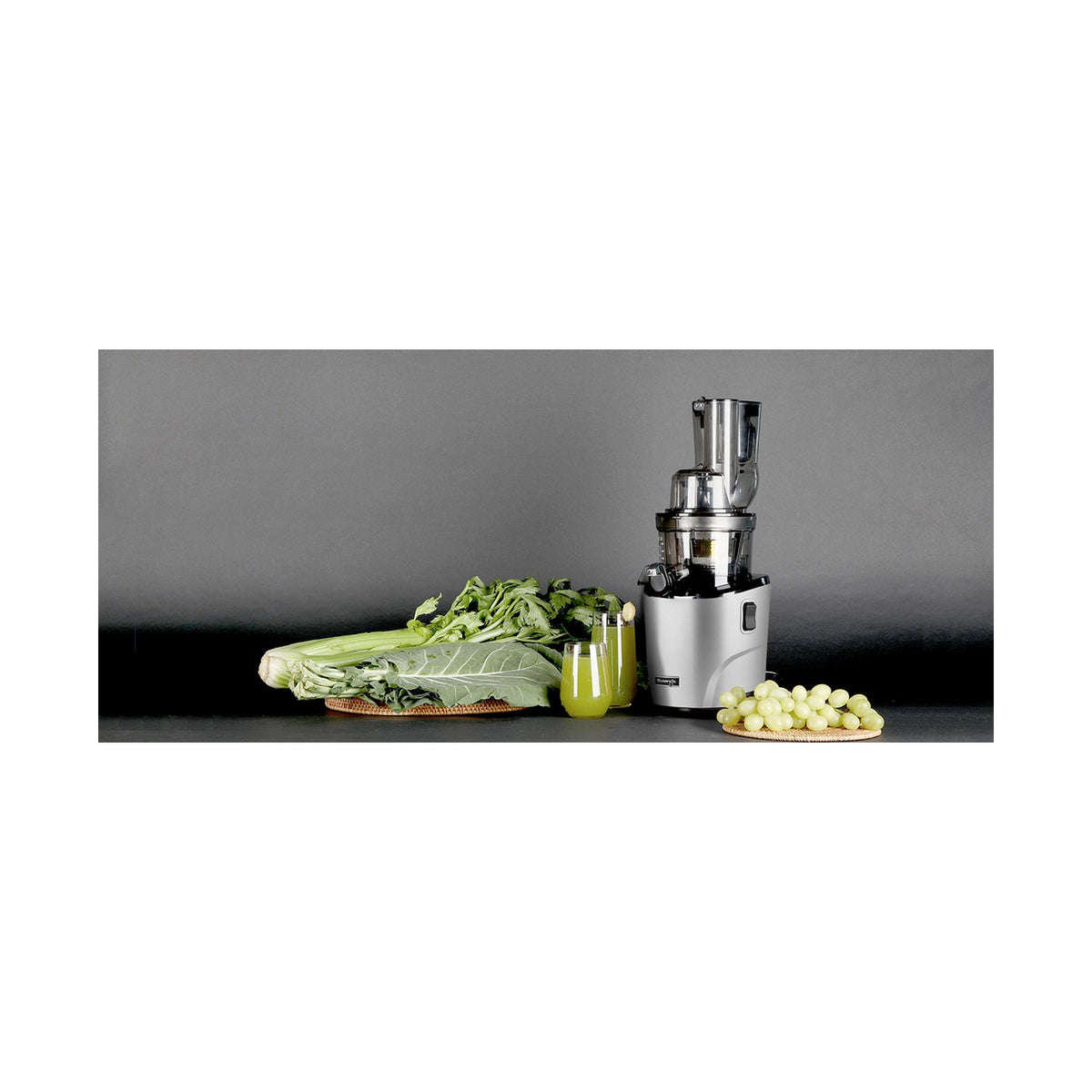 Kuvings REVO830 Pearl Black Whole Slow Juicers