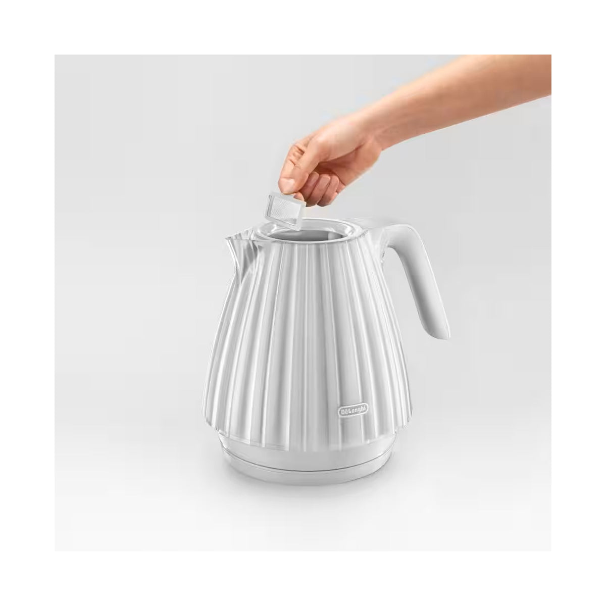 DeLonghi Ballerina 1,7L Kettle - Opaline White KBD3001.W