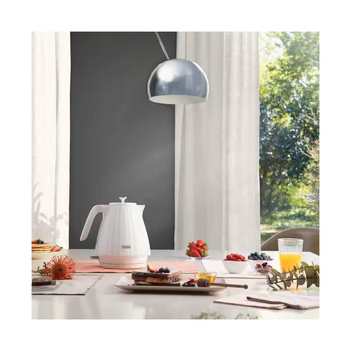 DeLonghi Ballerina 1,7L Kettle - Opaline White KBD3001.W