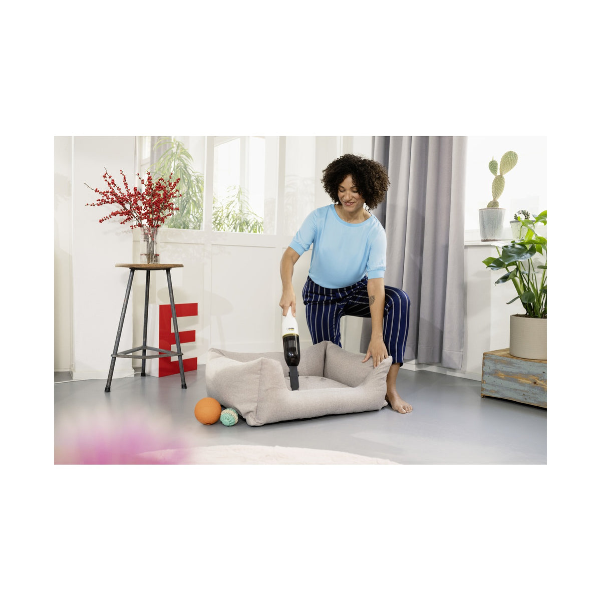 Karcher Hand-Held Vacuum Cleaner CVH 2 White