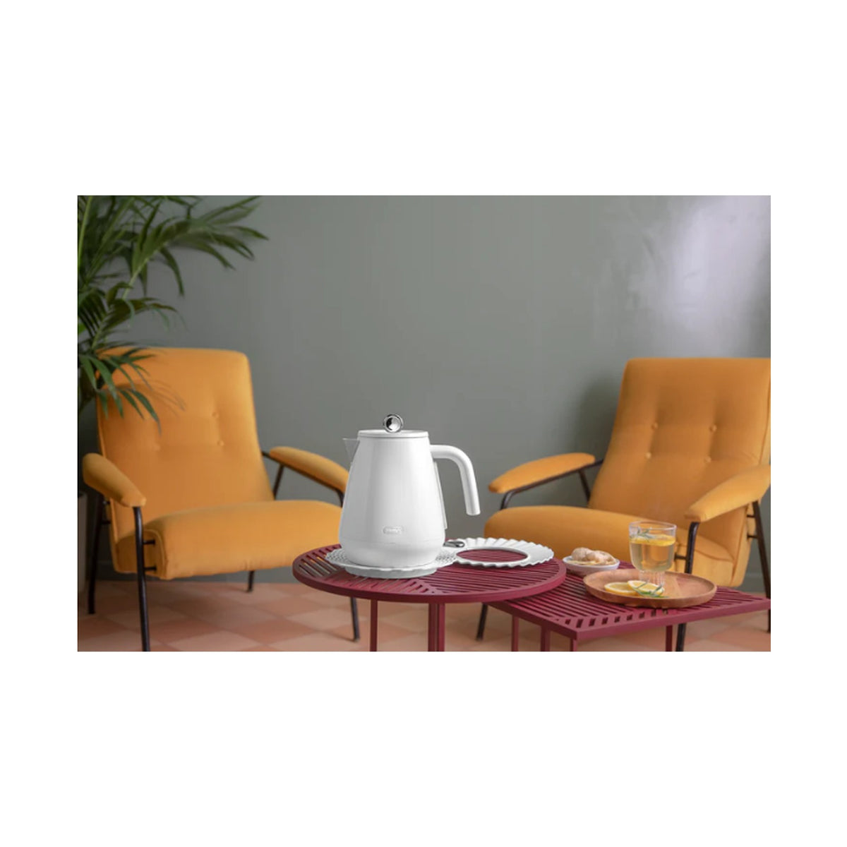 DeLonghi Eclettica Electric Kettle: White KBY2001.W 1.7L