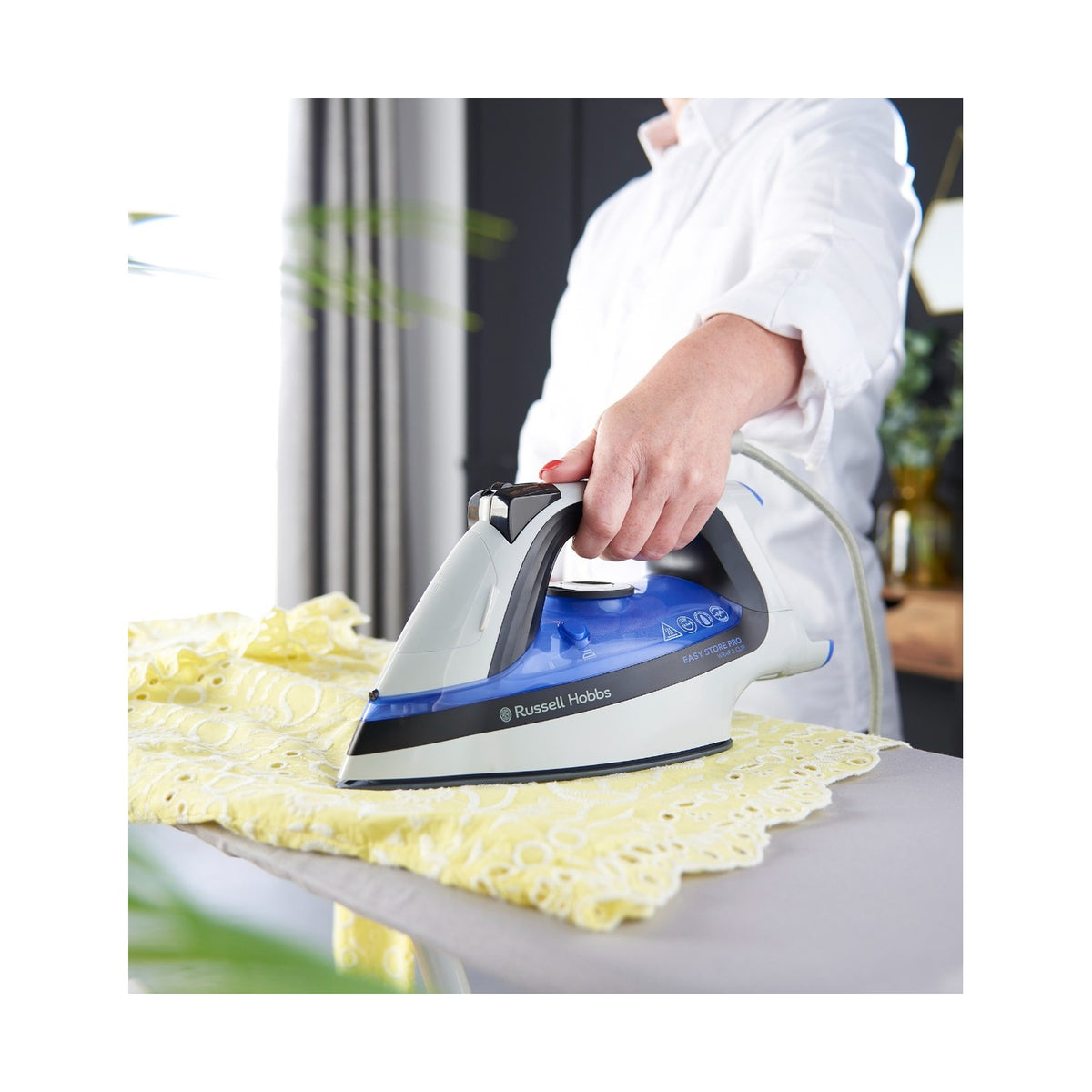 Russell Hobbs Easy Store Pro 2400W iron 26730SA 