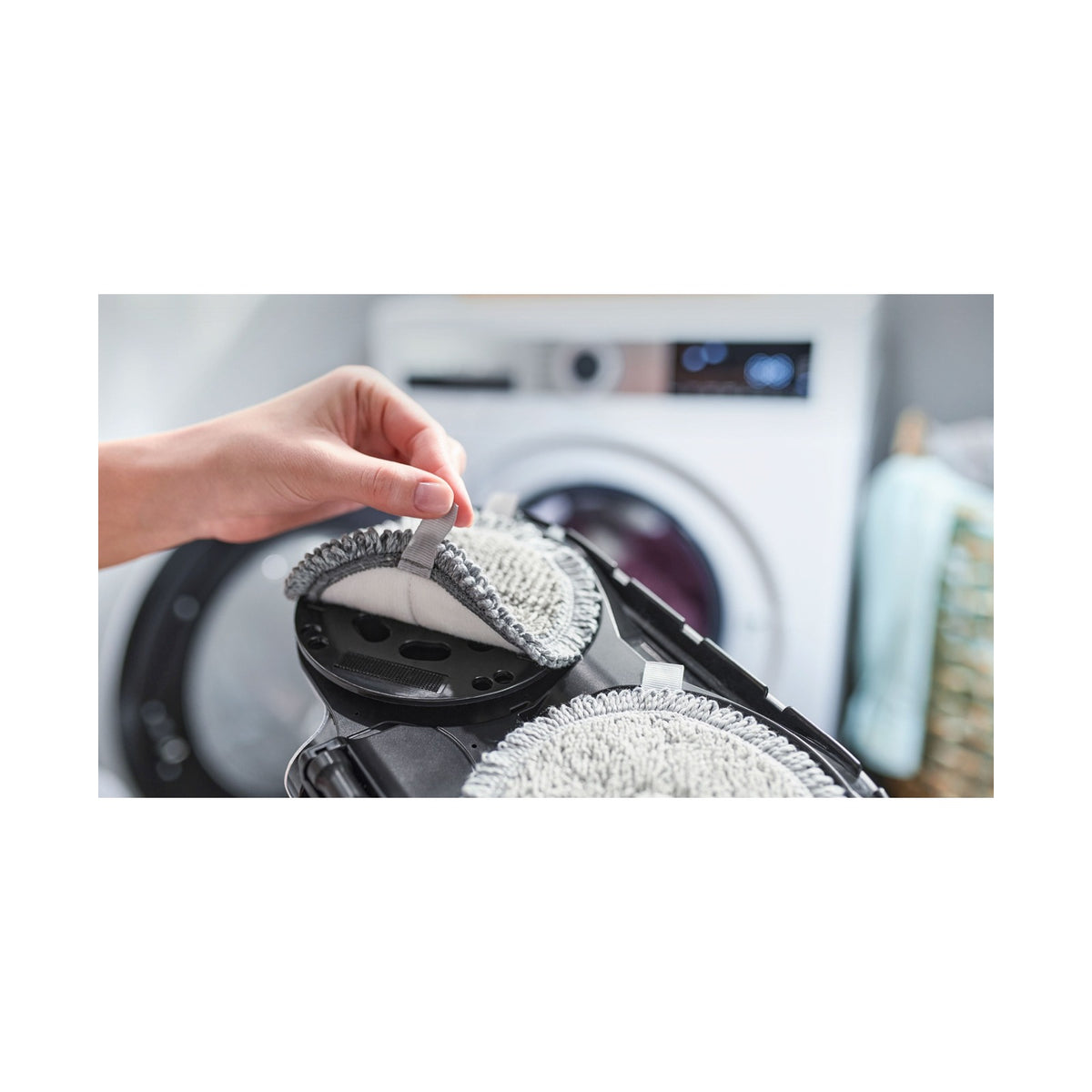 Bosch Rechargeable 2 in 1 Vacuum and Mop Unlimited 7 ProHygienic Aqua White BCS71HYG1
