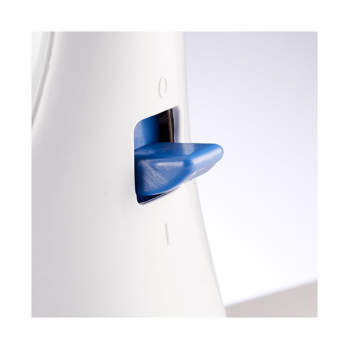 Pineware White Auto Corded Kettle 1.7L PPAK17