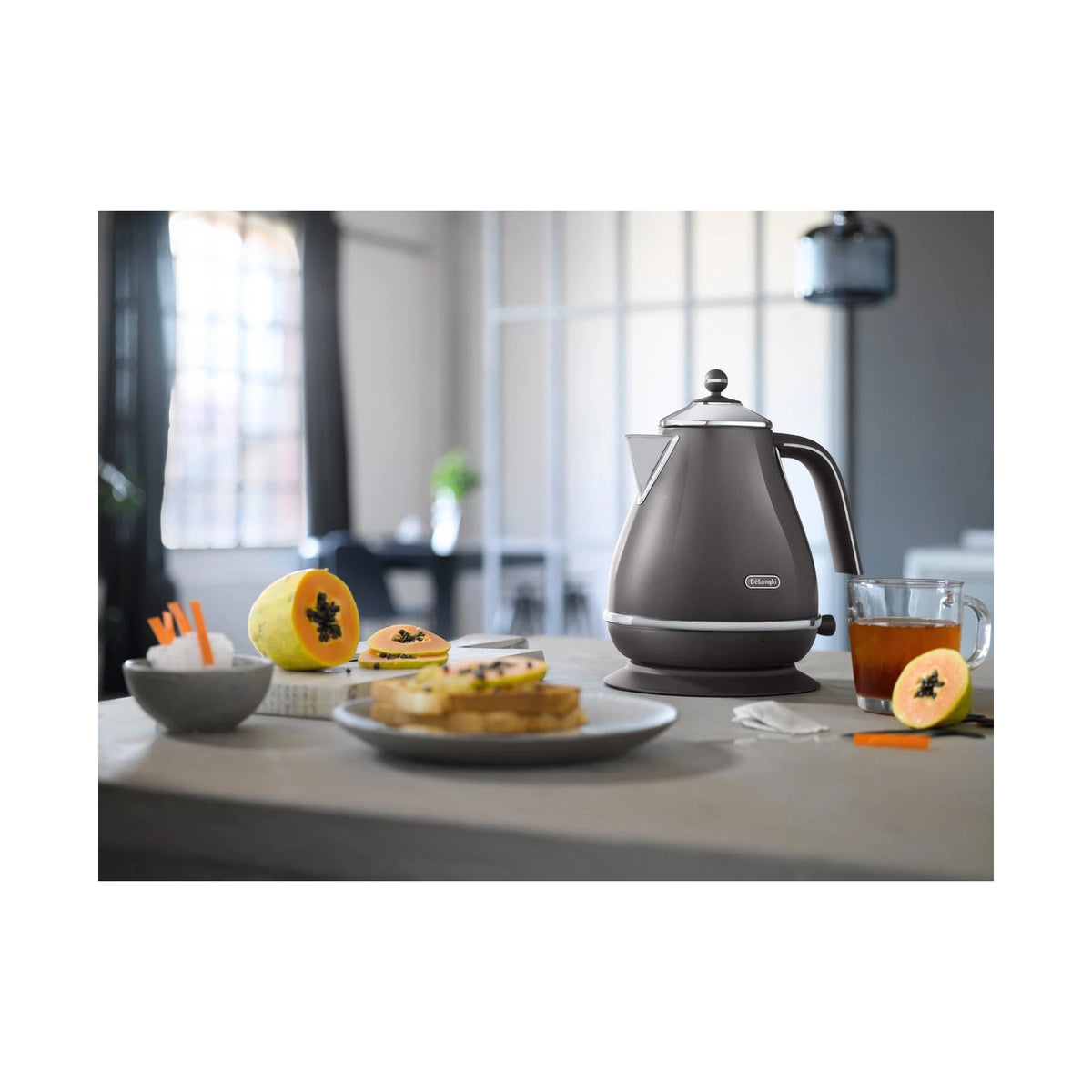 Delonghi Icona Metallics 1.7L Electric Kettle -Iridescent Grey 