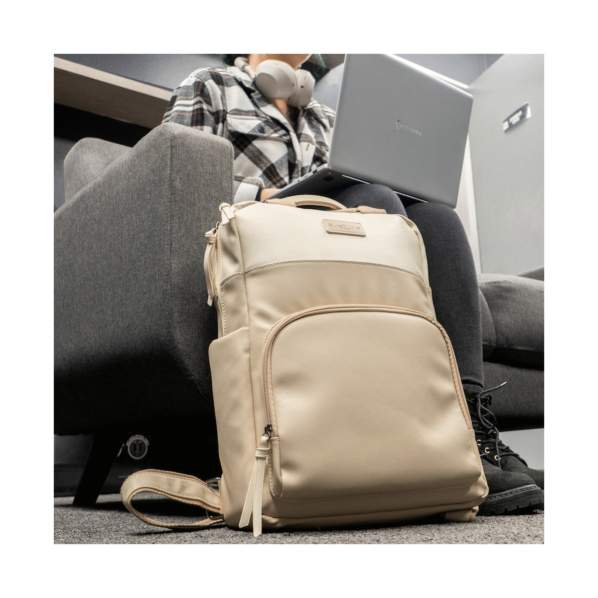 SupaNova Sasha 15.6" Laptop Bag - Tan