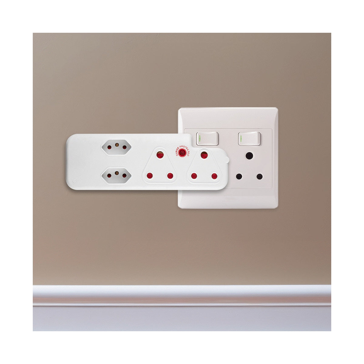 Switched 4-Way Medium Surge Adaptor