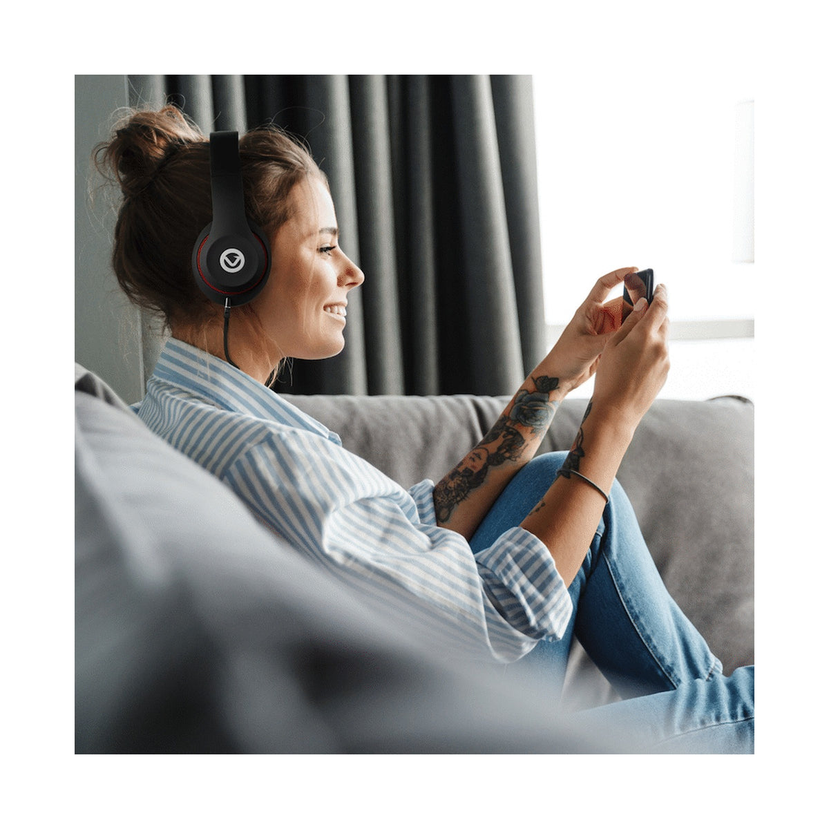 Volkano Falcon Headphones with Microphone - Black